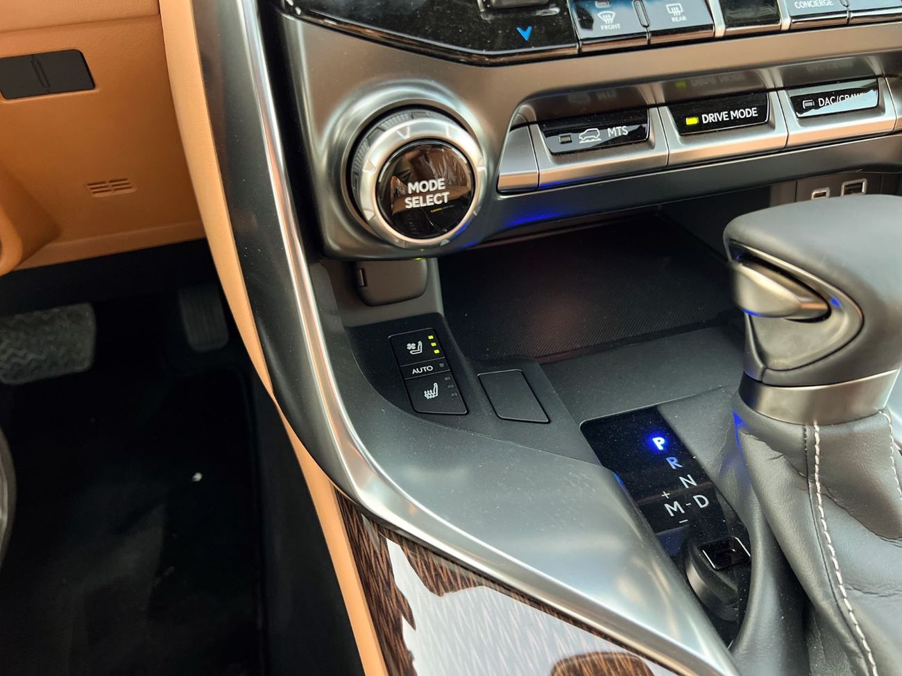 Lexus LX 600 EXPORT ONLY - Turbo Sport 3.5L Twin-Turbocharged