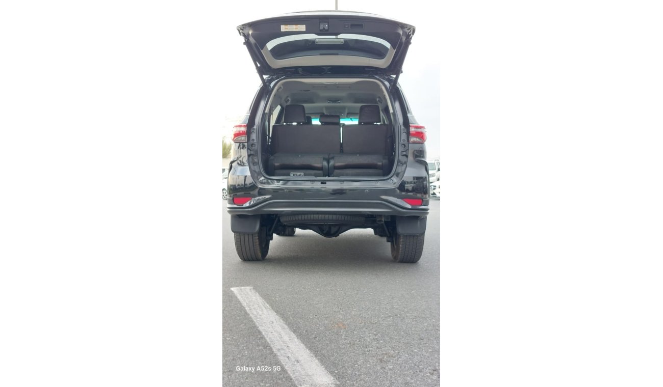 Toyota Fortuner TOYOTA FORTUNER 2017 MODEL DIESEL 2.8CC RIGHT HAND DRIVE