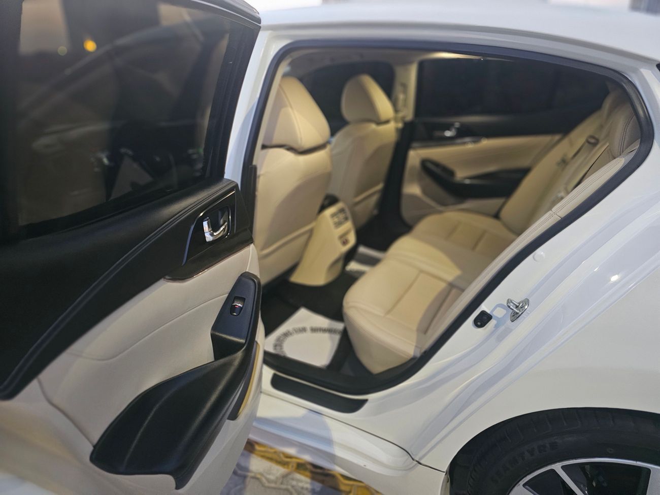 نيسان ماكسيما