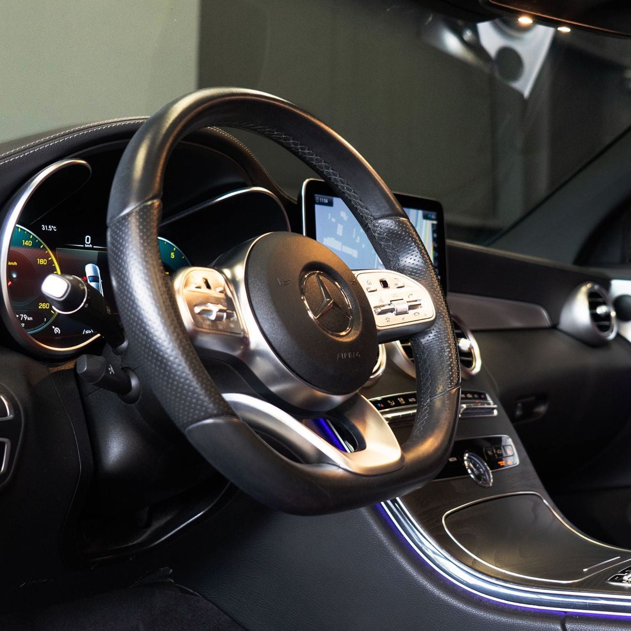 مرسيدس بنز C 300 AED 2,394  P.M • 0% Downpayment •  Mercedes-Benz C 300 Premium • 1 Year Warranty