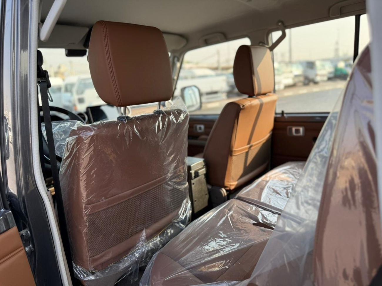 Toyota Land Cruiser 70 HT VXR 4.0L LC76 5 DOORS