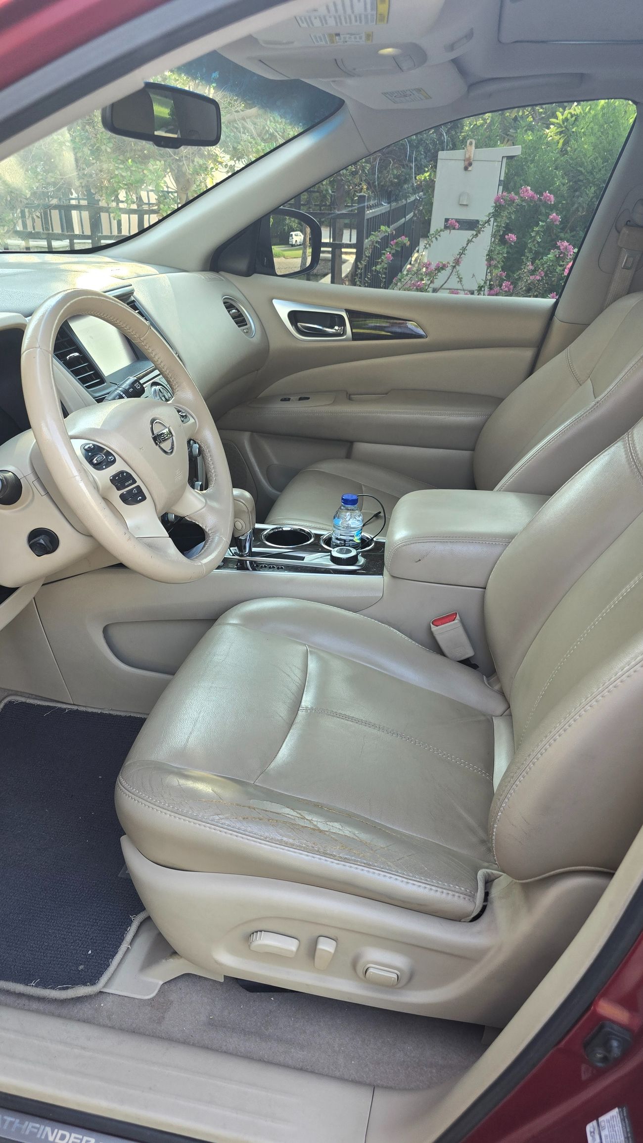 Nissan Pathfinder SV 3.5L (260 HP) 4WD