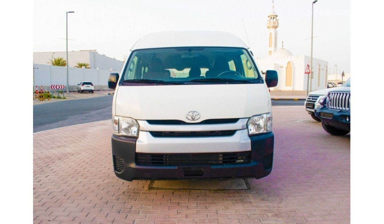 Toyota Hiace GL - High Roof LWB 2018 | TOYOTA HIACE | HIGH ROOF  | 13-SEATER 4-DOORS | GCC | VERY WELL-MAINTAINED