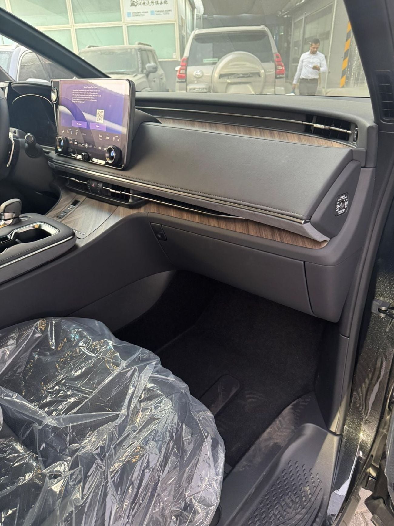 Lexus LM 350h VIP 4 SEATER