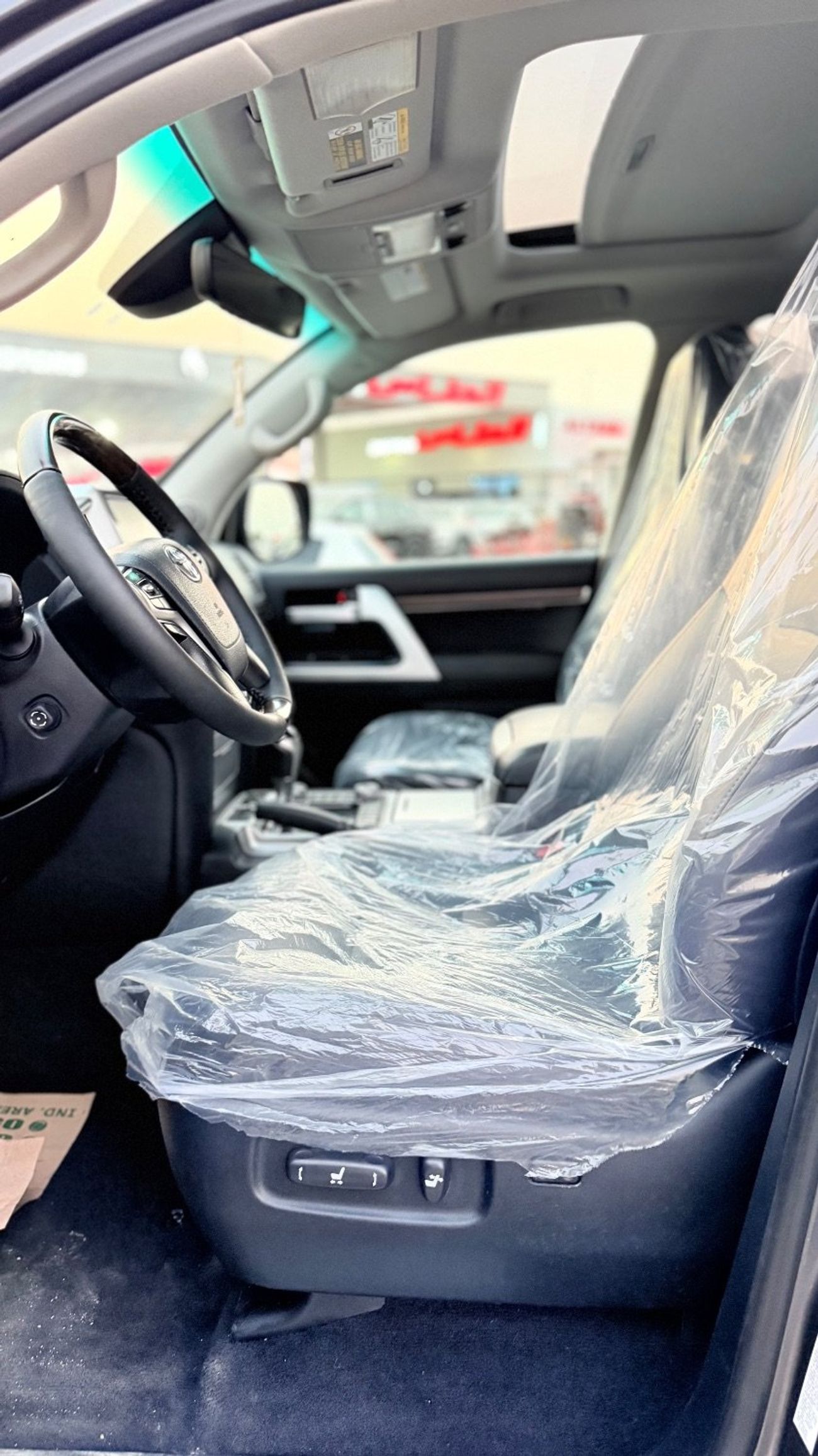 تويوتا لاند كروزر 2017 LHD VXR V8 Full Option Very Clean And Perfect Condition