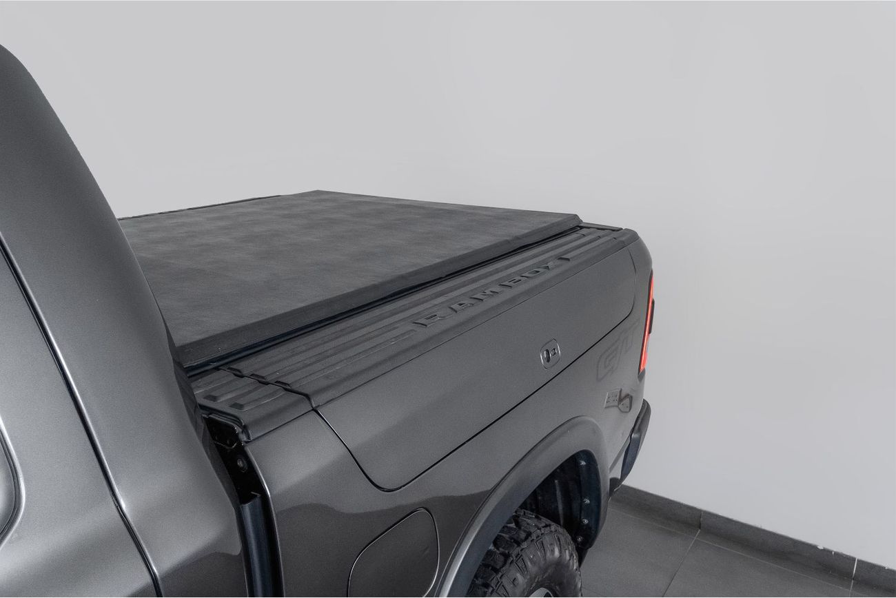 رام 1500 Rebel 5.7L Crew Cab Utility (5 Seater)