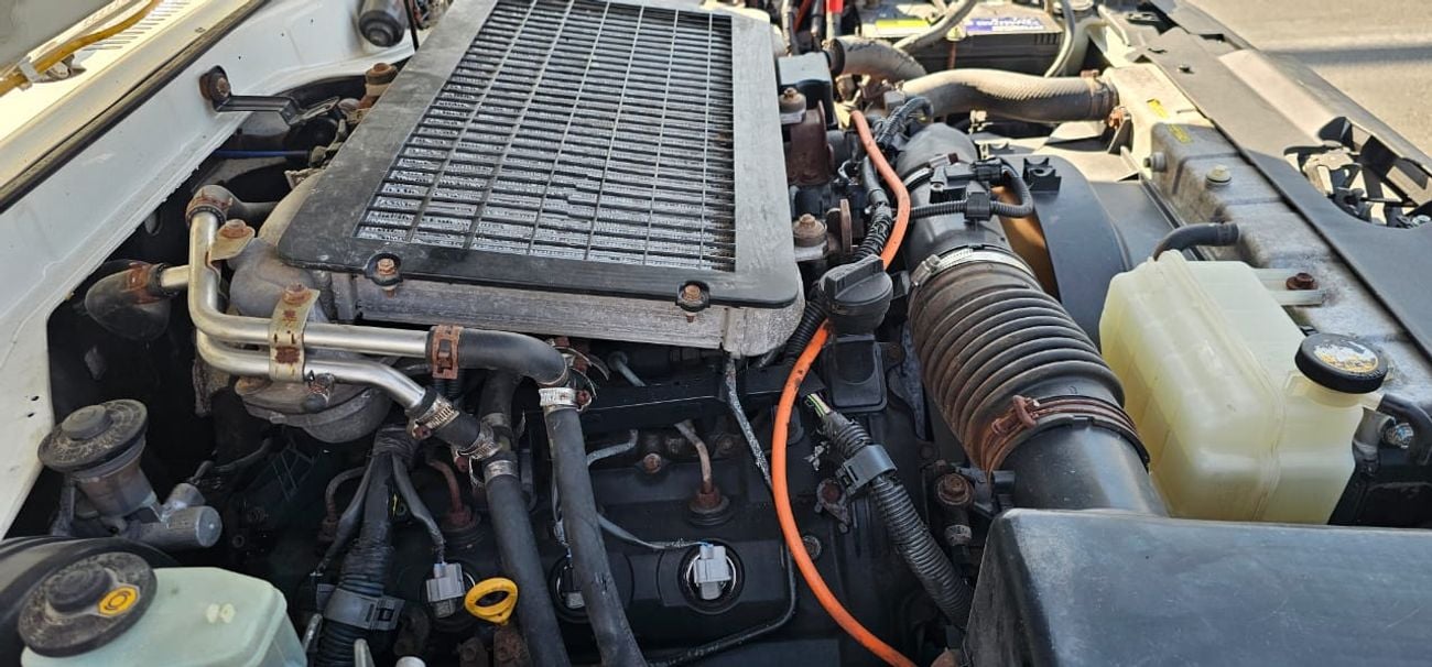 تويوتا لاند كروزر 70 LX-Hardtop-RHD-4.5L-Diesel-1VD-V8 Cylinder-Manual-7 Seats-5 Doors