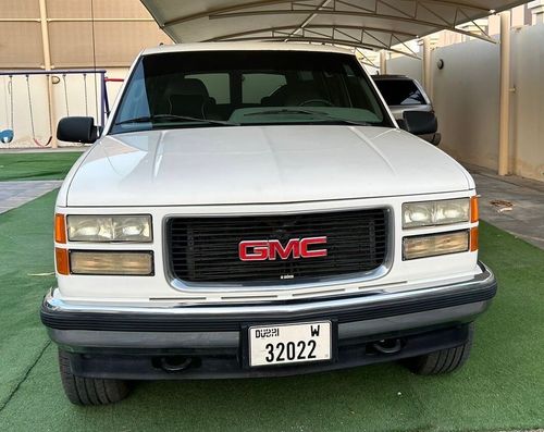 GMC Suburban SLT