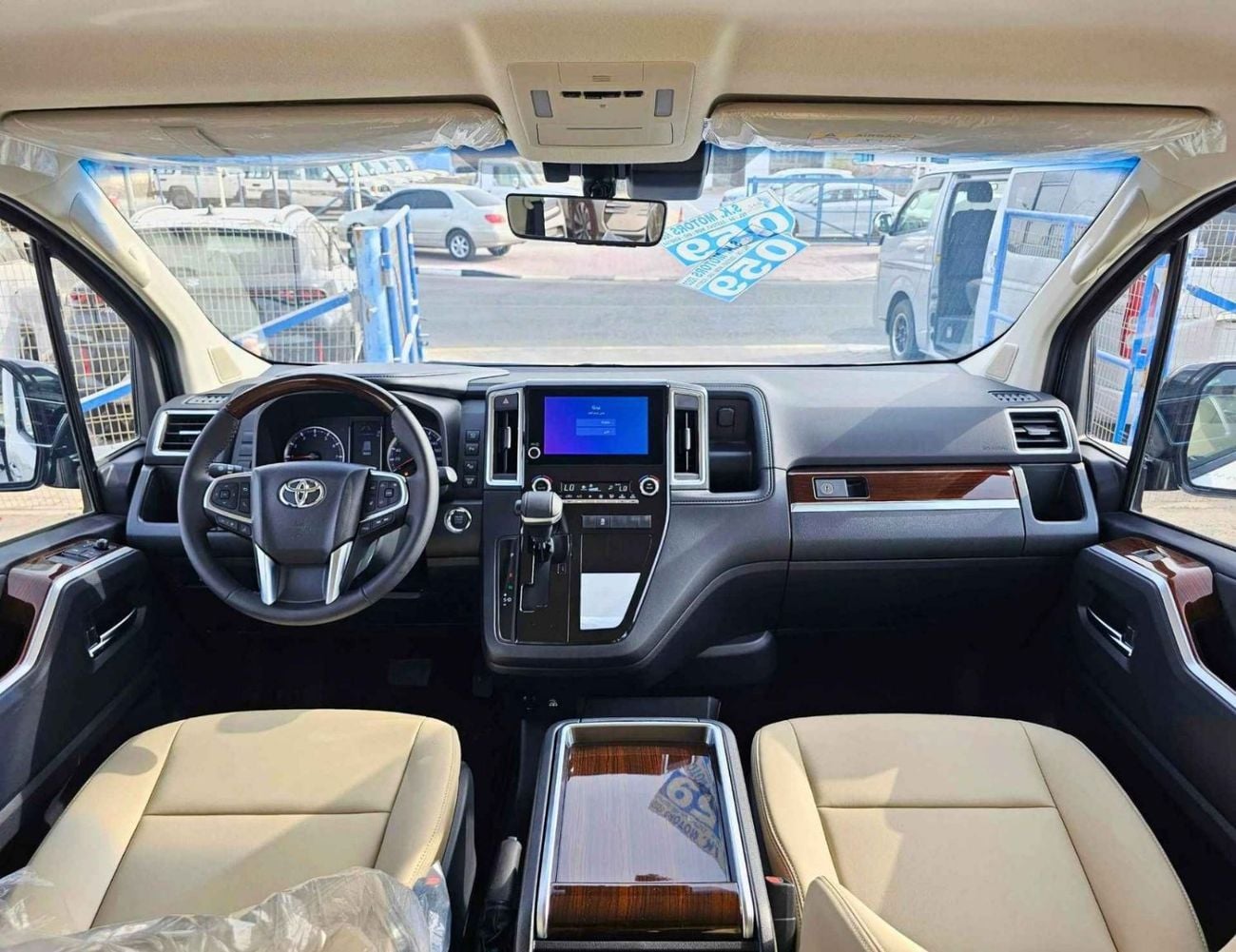 Toyota Granvia PREMIUM LUXURY/3.5L V6 PETROL A/T/360*CAMERAS, RADAR / VSC 8” MULTIMEDIA,VIP SEATS (CODE # GNPPR)