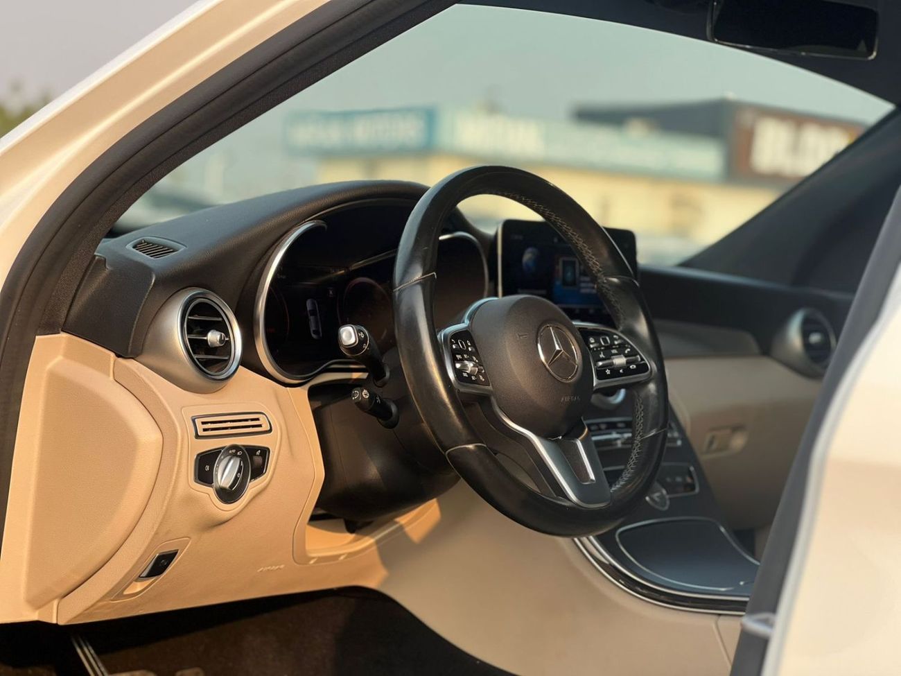 مرسيدس بنز C 300 2021 Mercedes Benz C300 4Matic - 2.0L V4 AWD- Full Option - 360* CAM - Radar & Sensors - Sunroof