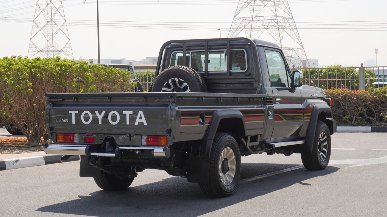 Toyota Land Cruiser Pick Up LX 4.0L V6 A/T