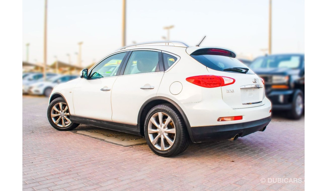 Infiniti EX35 2012 | INFINITI EX35 | LUXURY | 4WD 3.5L V6 | GCC | SLEEK STYLING | VERY WELL-MAINTAINED | SPECTACUL