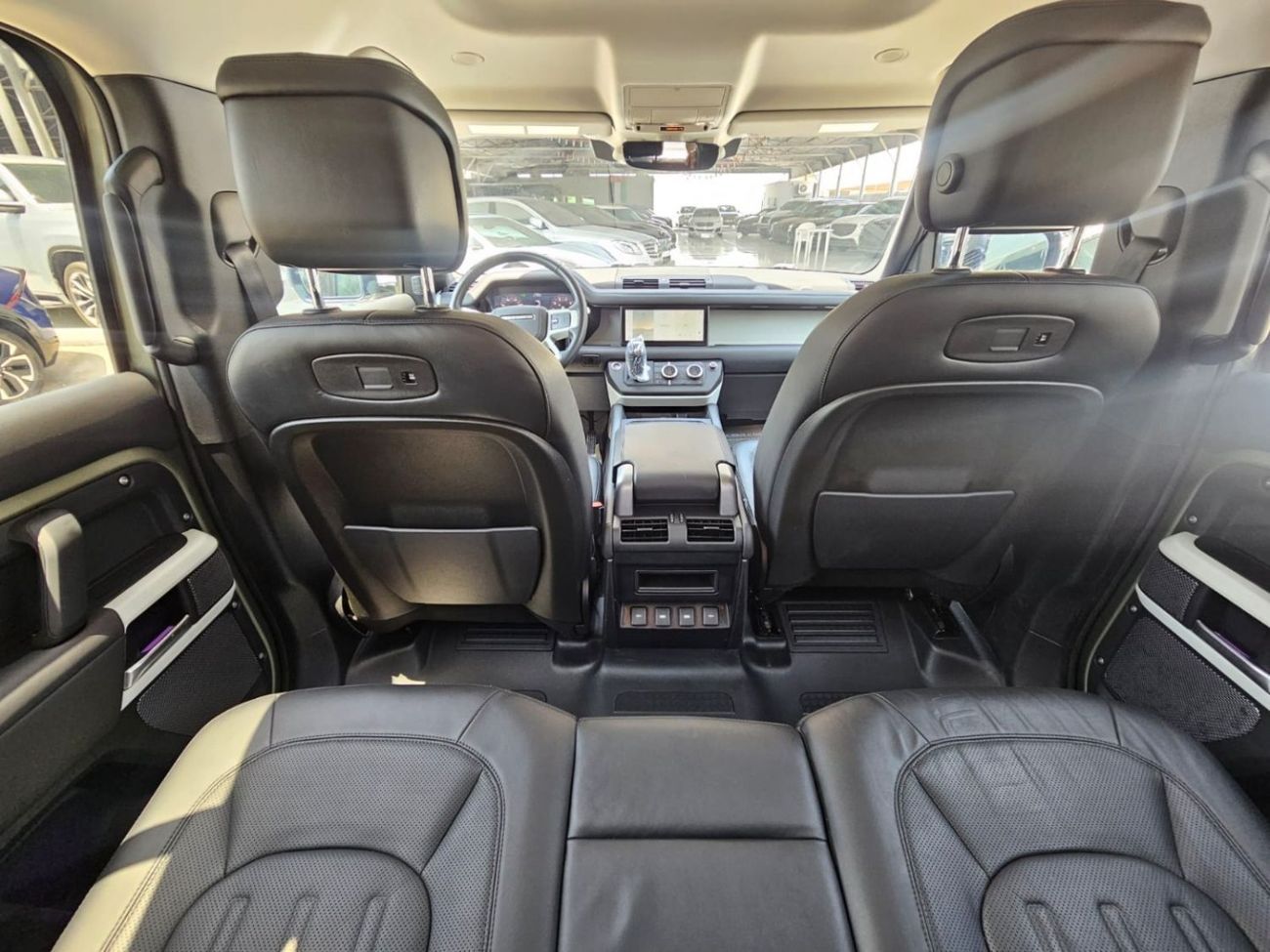 لاند روفر ديفندر P300 110 2.0L (5 Seater)