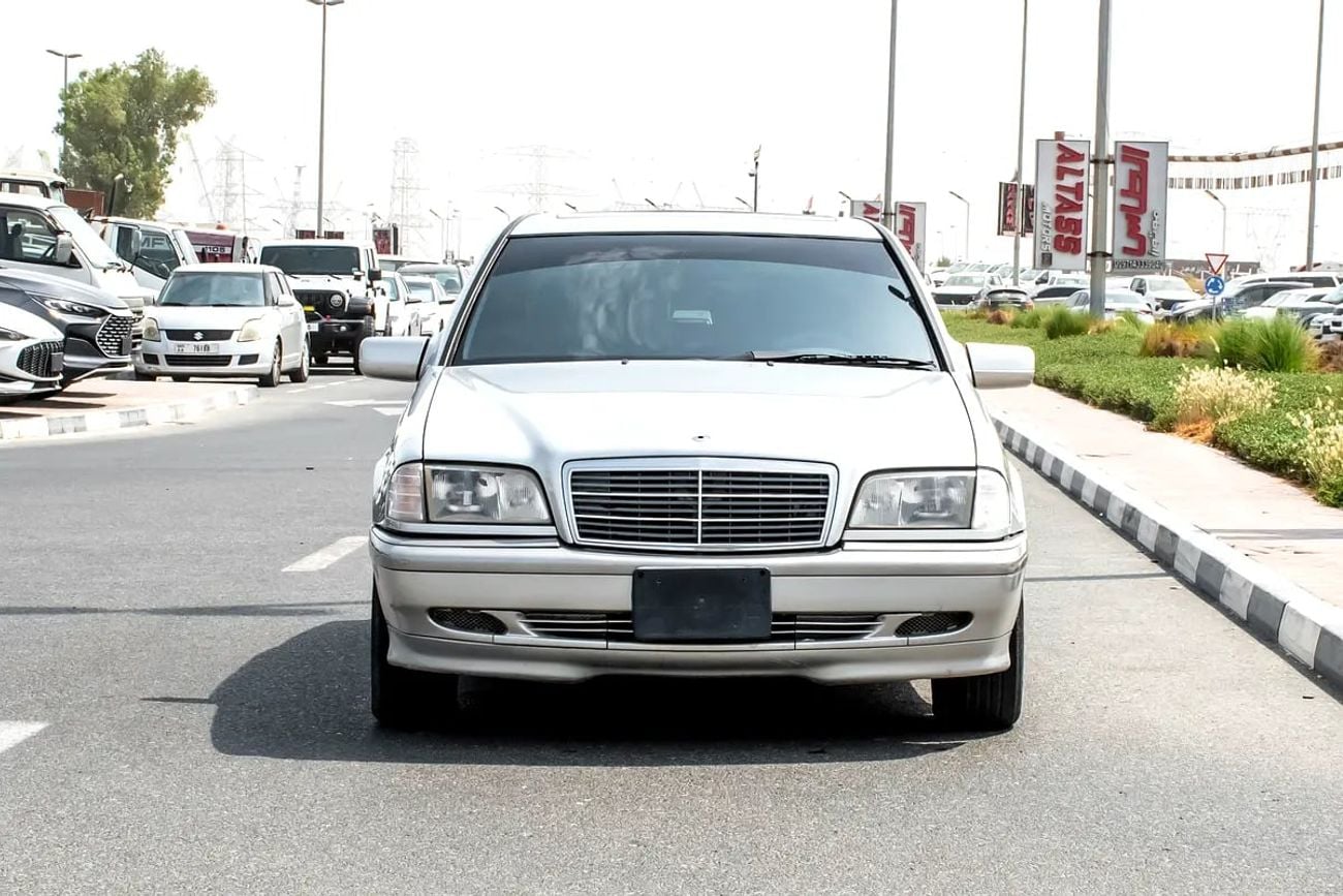 Mercedes Benz C200 Pristine C200 | Japanese Specs | Low Mileage