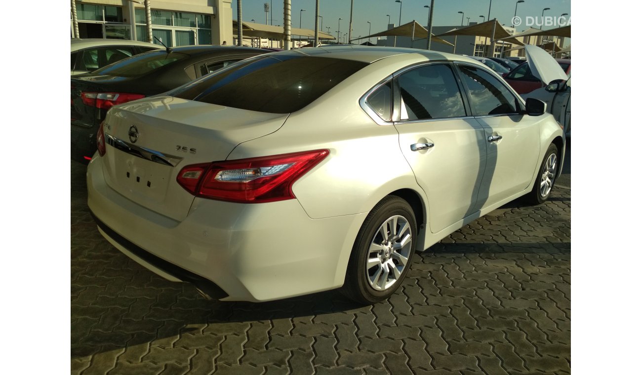 Nissan Altima 2017 WHITE GCC NO ACCIDENT PERFECT