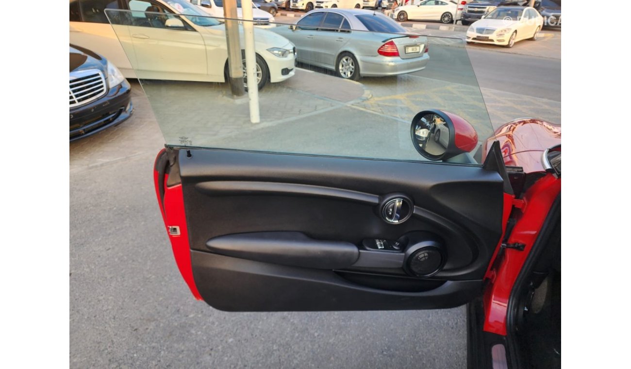 Mini Cooper Mini Cooper_American_2015_Excellent_Condition _Full option