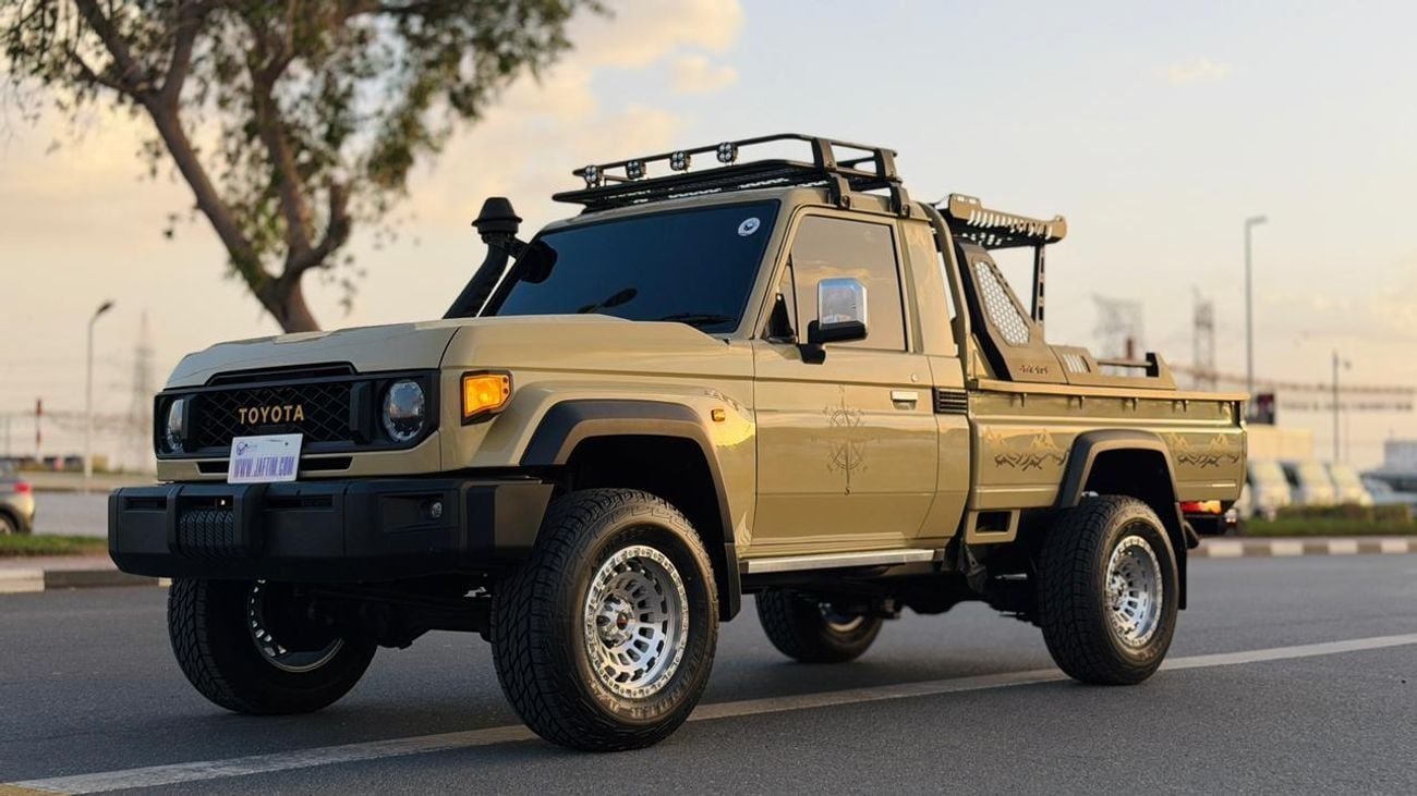 تويوتا لاند كروزر بيك آب -