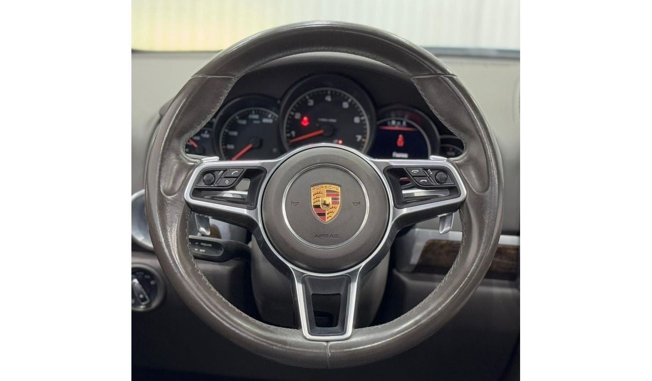Porsche Cayenne 2018 Porsche Cayenne Platinum Edition, One Year Warranty, Service History, Excellent Condition, GCC
