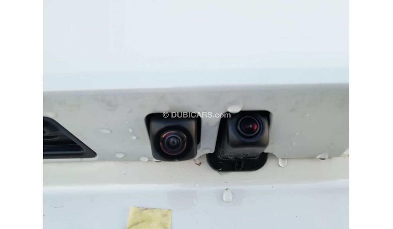 Toyota Granvia 7 Seats 2.8L Diesel full option