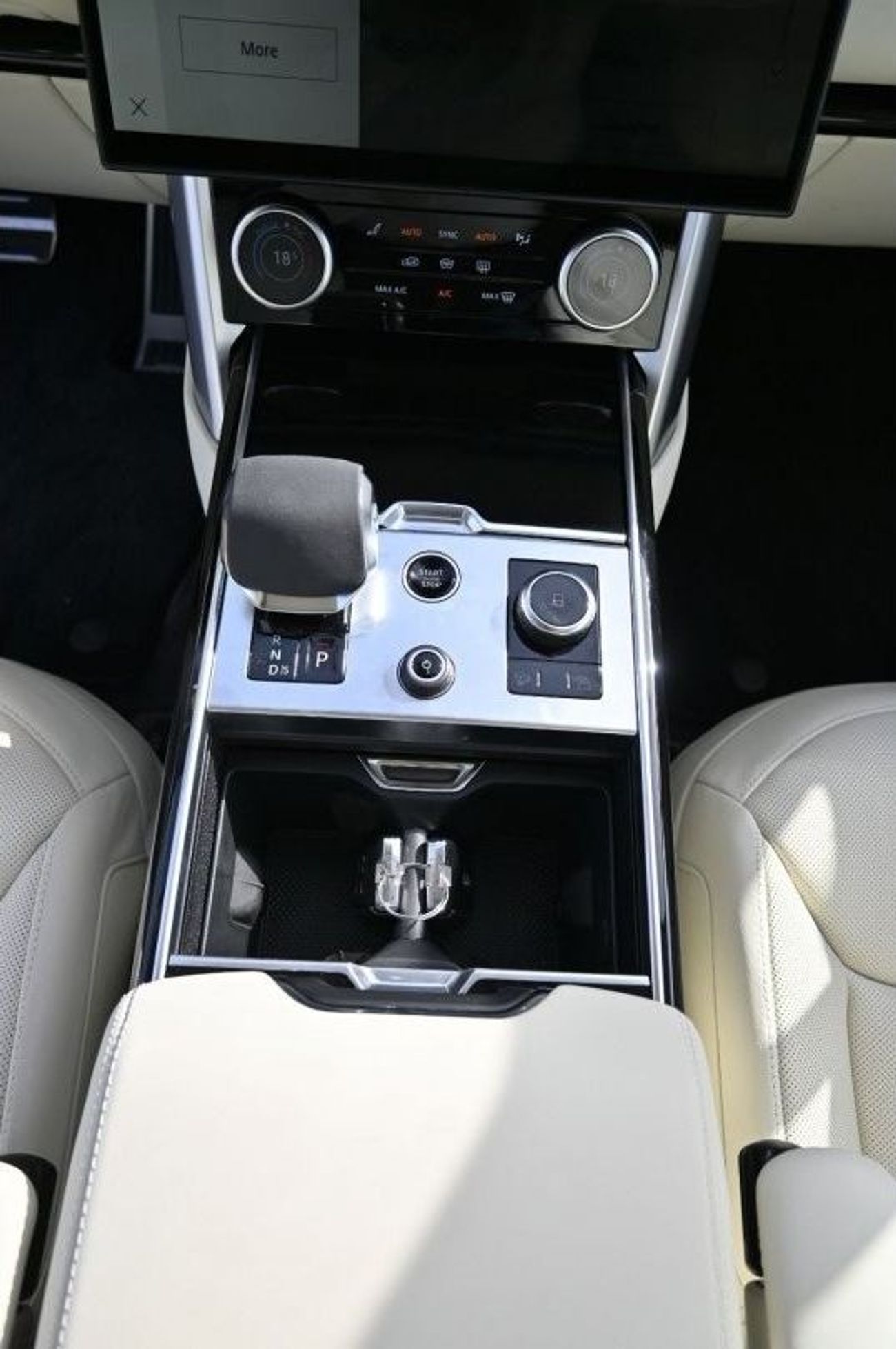 لاند روفر رينج روفر لاند روفر رانج روفر أوتوبايوجرافي 4.4 لتر بنزين ، V8 ، SUV ، دفع رباعي ، 5 أبواب ، 360 كاميرا ، رادا