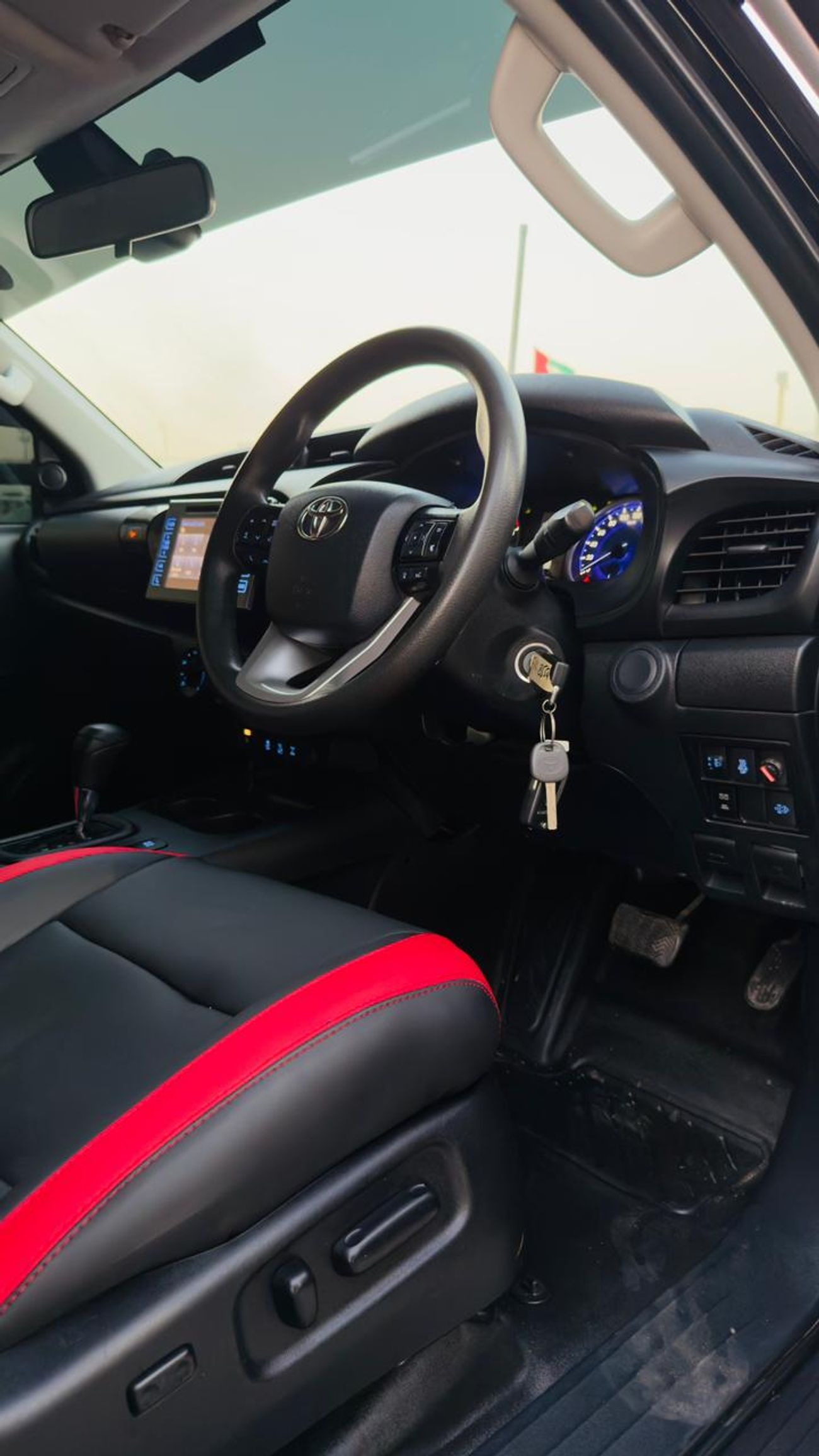 Toyota Hilux HEAVY OFF ROAD MODIFIED | BULL BAR WITH FOCUSED LIGHTS | DOUBLE CABIN | POWER SEATS | AUTO | 2020