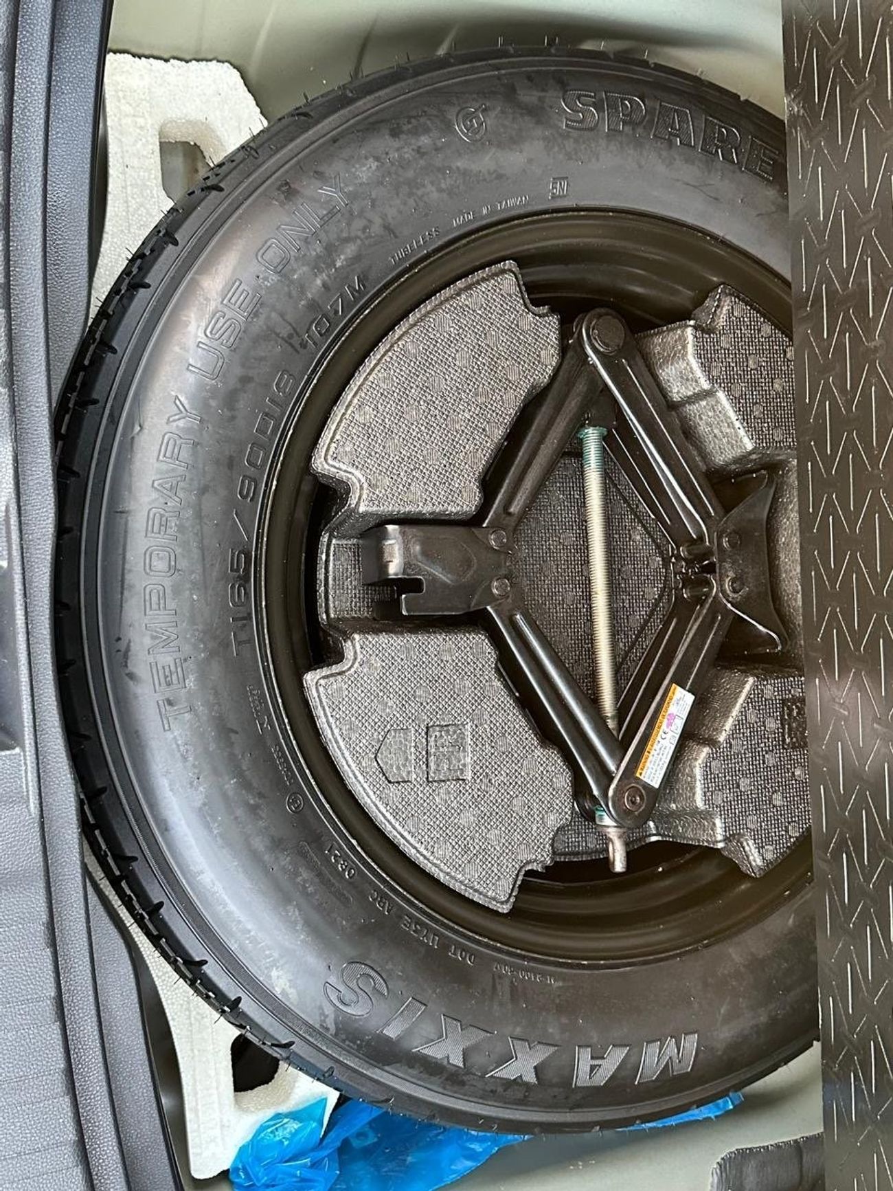 Toyota RAV4 2021 RAV4 xle premium