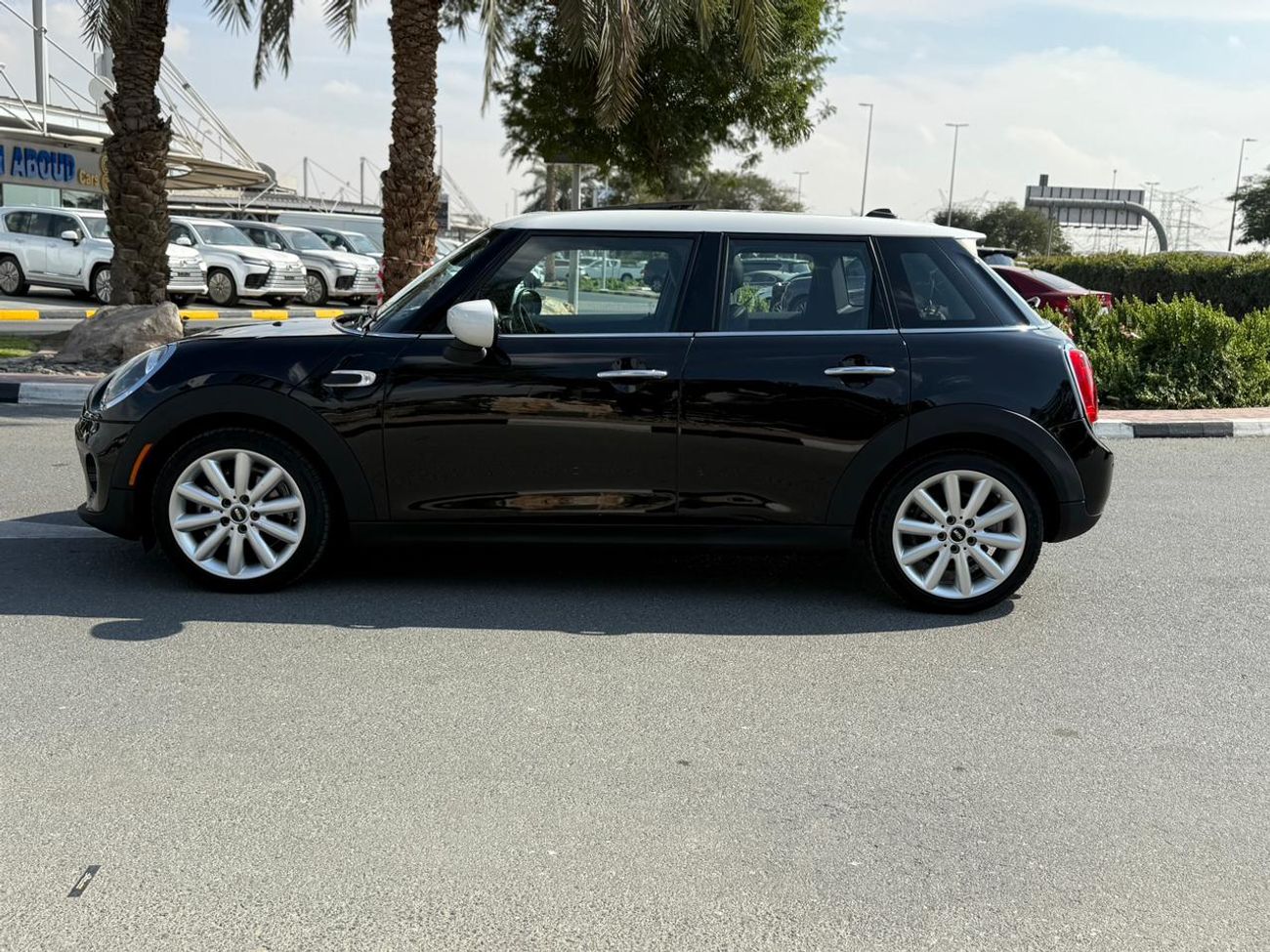Mini Cooper One 1.5L (5 Seater) 2021 MINI COOPER HARDTOP AMERICAN SPECS EXCCELLENT COND 1.5L (5 Seater)