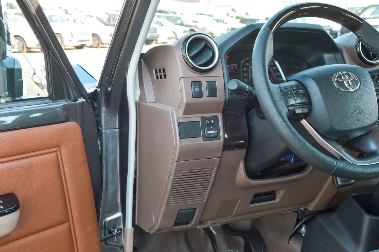 Toyota Land Cruiser Pick Up TOYOTA LAND CRUISER 79 4.0L 4WD PETROL PICKUP 2025