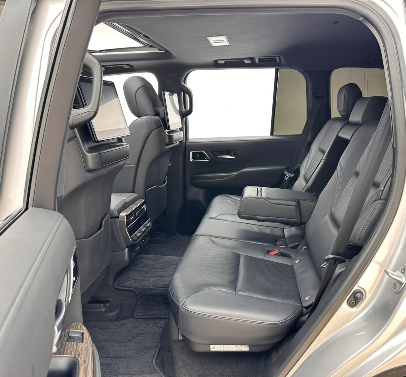 تويوتا لاند كروزر 2024 Toyota Land Cruiser VXR, Jan/2027 Toyota Warranty, Toyota Full Service History, GCC