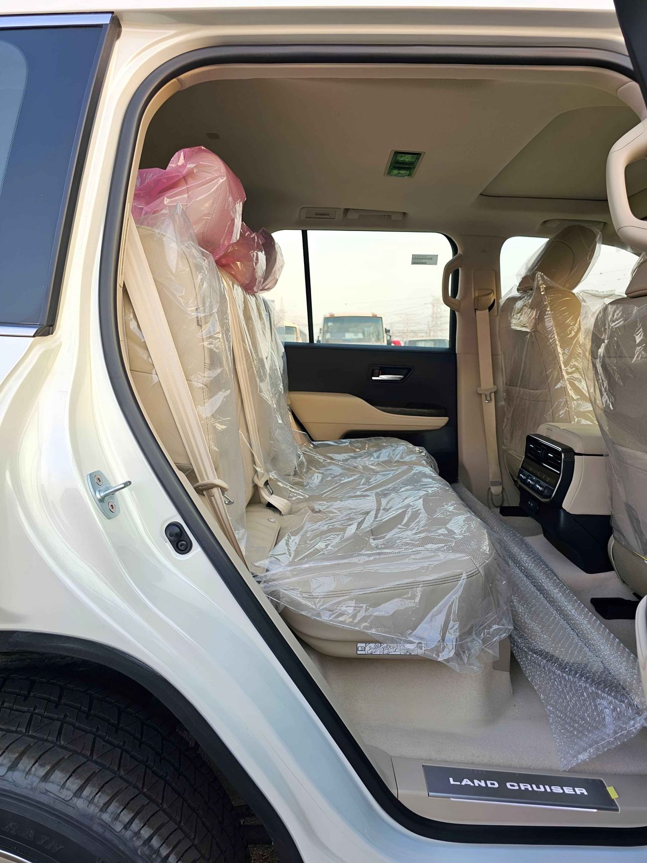 Toyota Land Cruiser VX / MAKE AERO KIT / 4.0L PETROL / FULL OPTION (CODE# 68044)