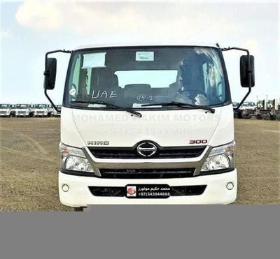 هينو 300 2023 Hino 300 714 Double cabin 4 Tons Diesel  Manual