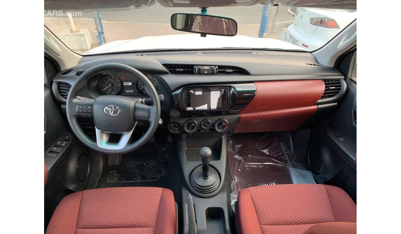 Toyota Hilux Pick Up SR5 AT 4x4 2.7L Gasoline with Push Start