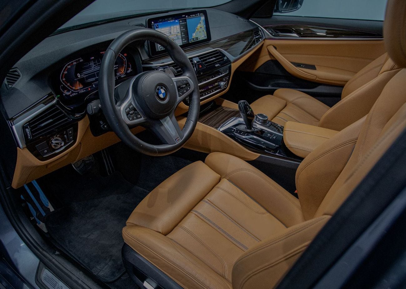 بي أم دبليو 520i