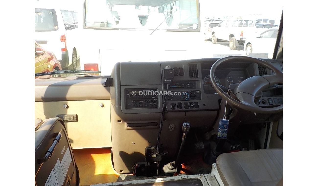 Nissan Civilian 1994