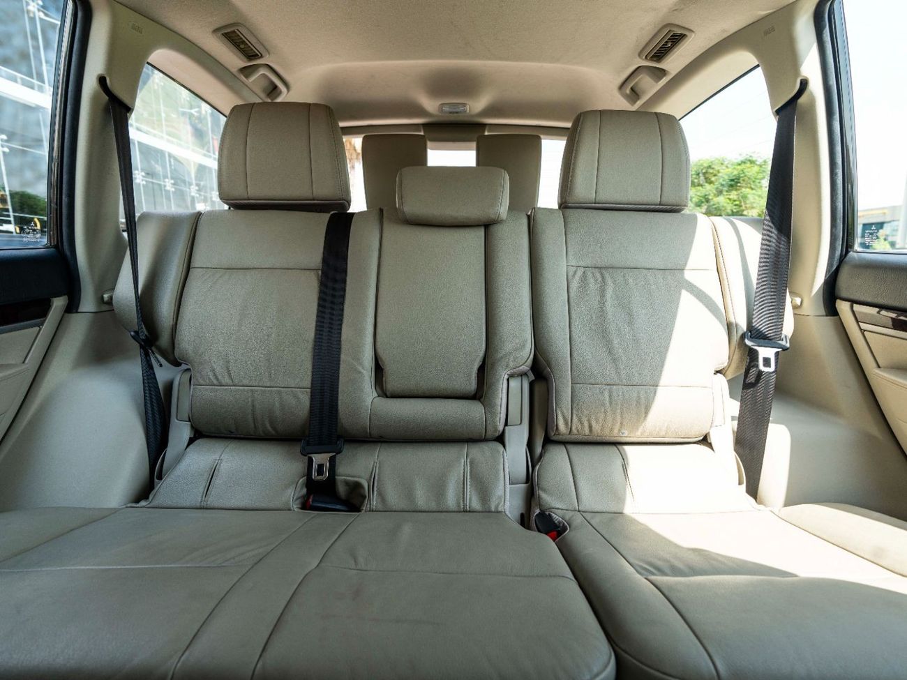 Mitsubishi Pajero AED 1,415 PM • PAJERO 3.8L V6 GLS TOP • GOLD EMBLEM PACKAGE • ONLY 58,000 KMS • PRISTINE CONDITION