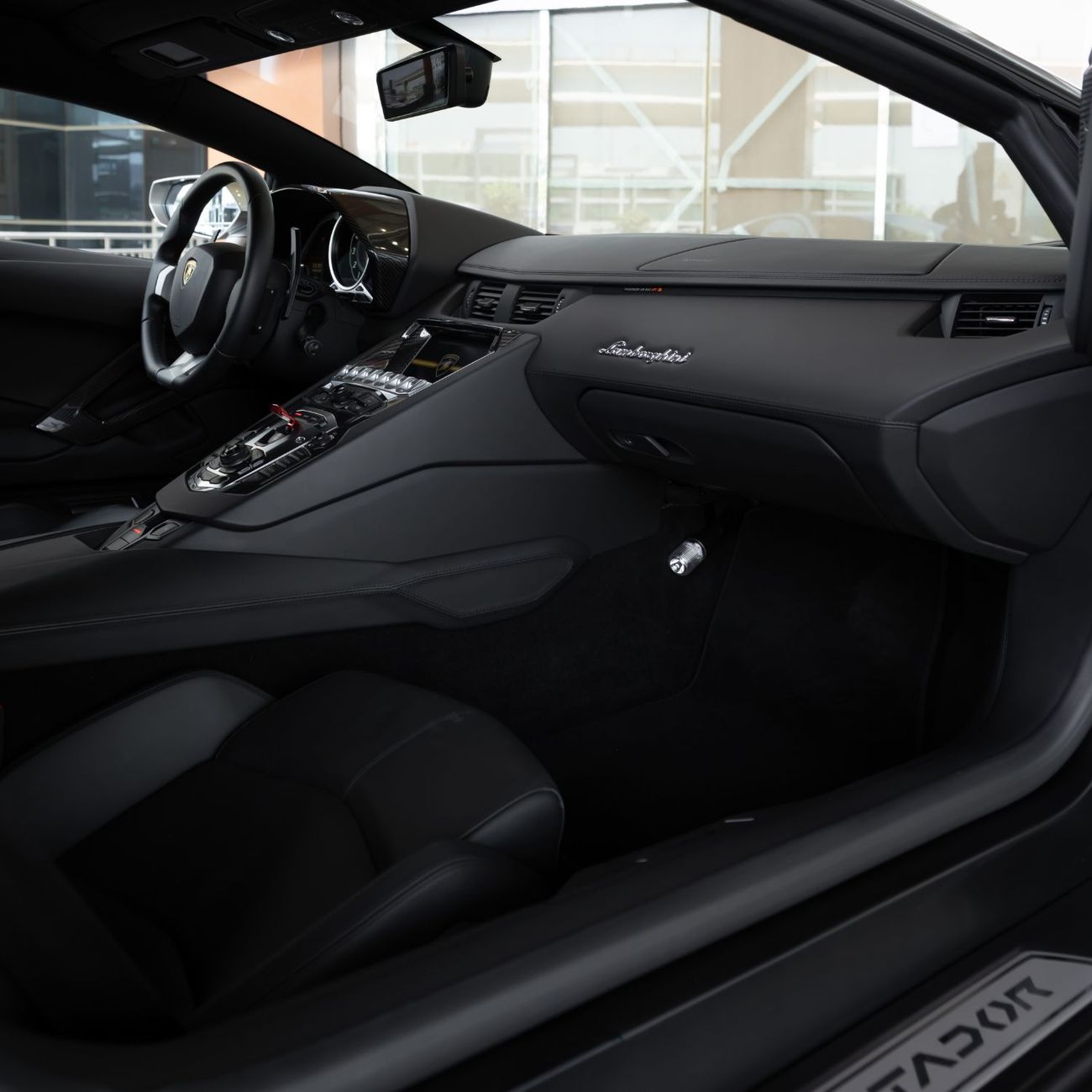 لامبورغيني أفينتادور 2014 LAMBORGHINI AVENTADOR 50th Anniversary Edition ( with Special Exhaust) DONE ONLY 7000KM