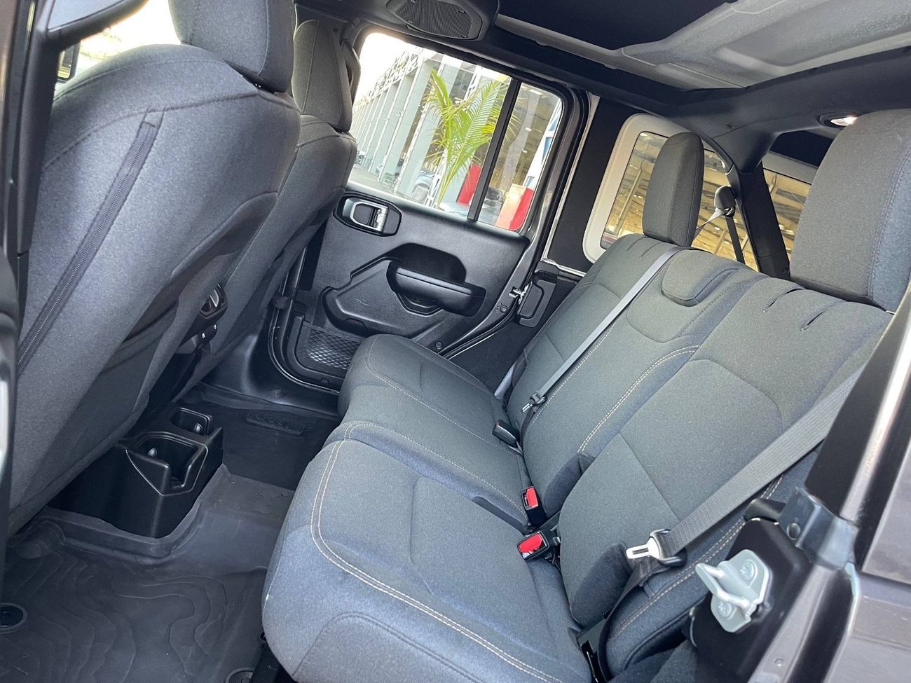 Jeep Wrangler Unlimited Sport 3.6L A/T JL / 3.6L V6 / RADAR /HURRICANE ADJUSTABLE /RADAR / LINE ASSIST / LOW MILEA