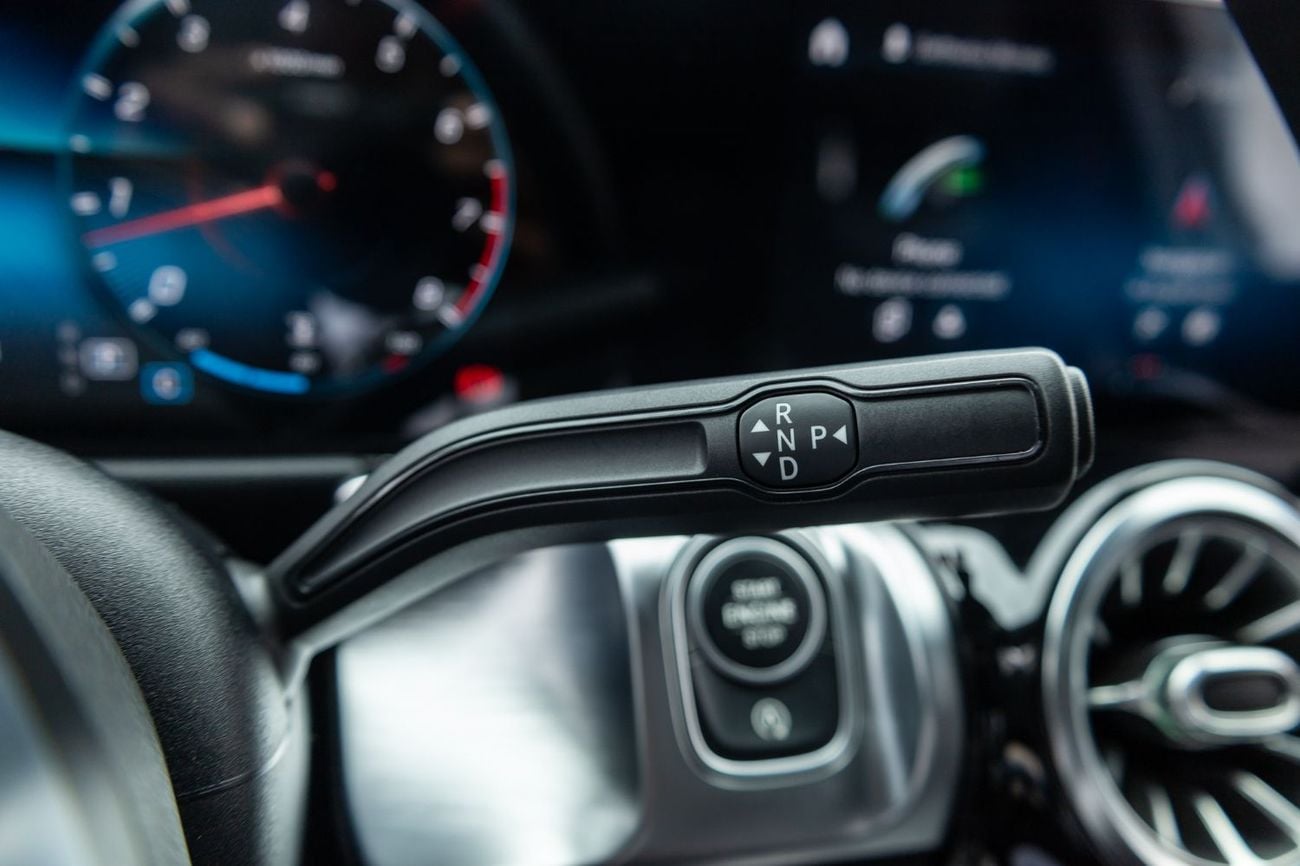 مرسيدس بنز GLB 35 AMG 4MATIC 2.0L (302 HP)