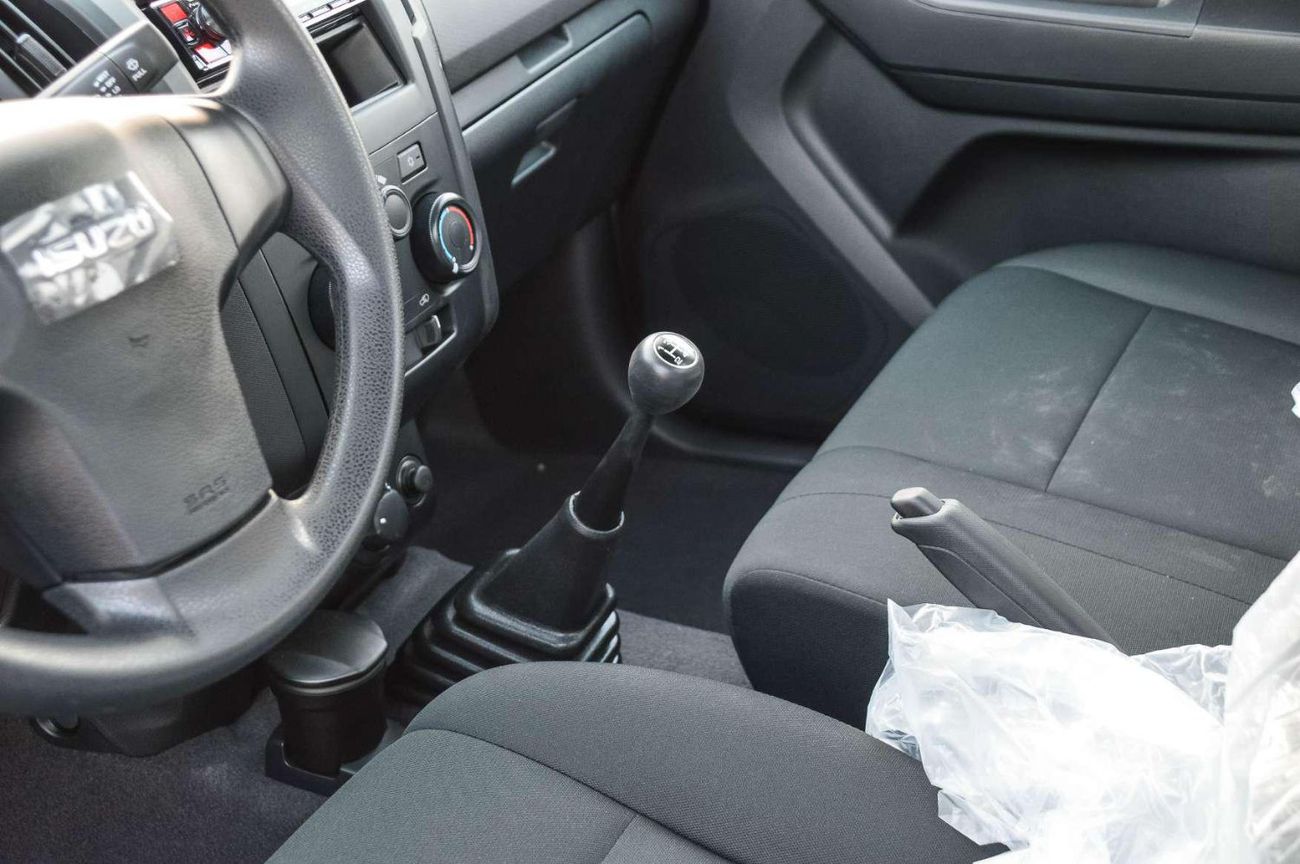 إيسوزو D ماكس ISUZU DMAX 2.5L 4WD SC DIESEL PICKUP 2026