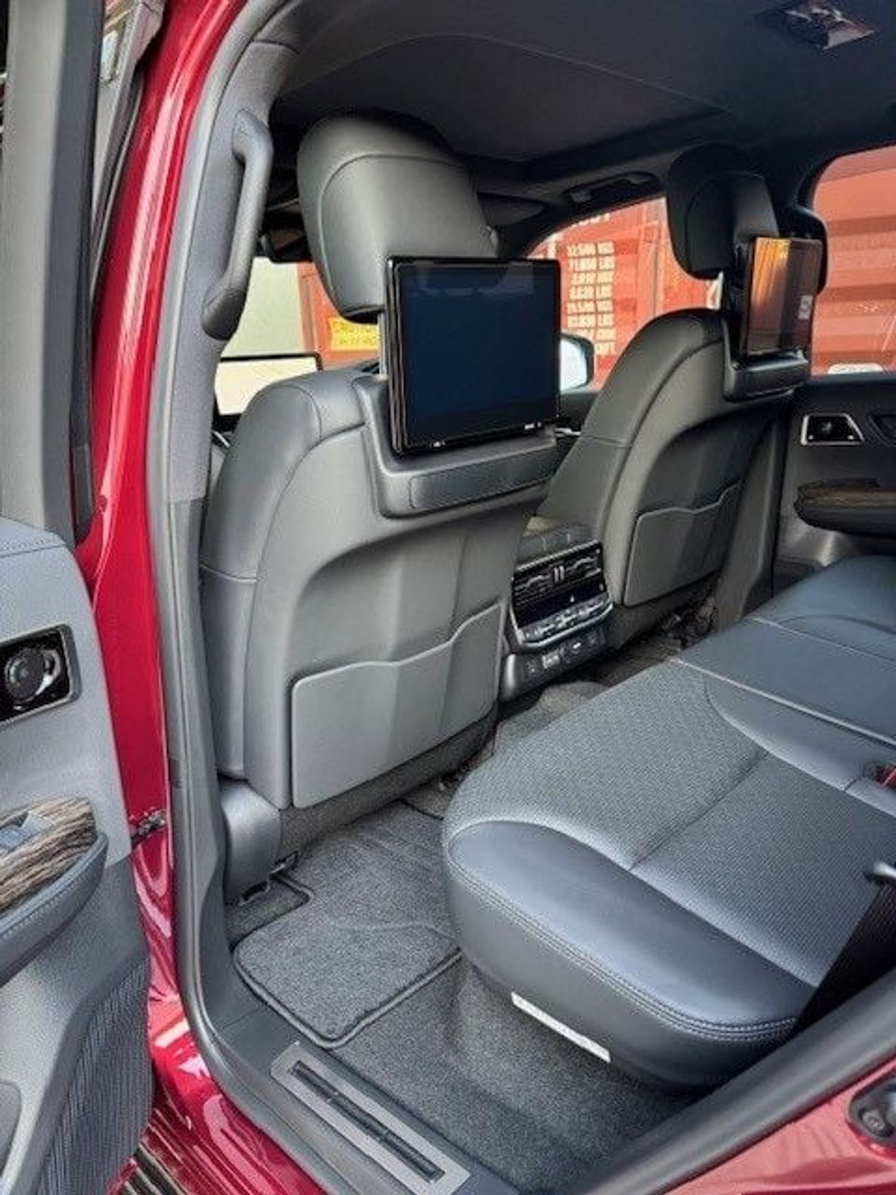 Toyota Land Cruiser SAHARA (NON GCC) Toyota Lc300 Sahara 2025 RHD   maruni diesel  3.3L , grey interior