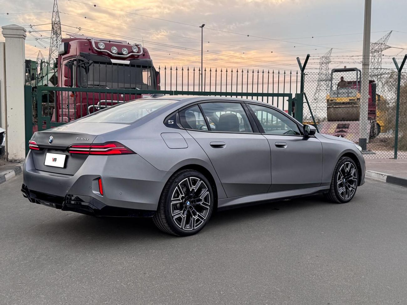 بي أم دبليو 530i BMW 5-Series 530i PREMIUM EDITION M SPORT PACKAGE