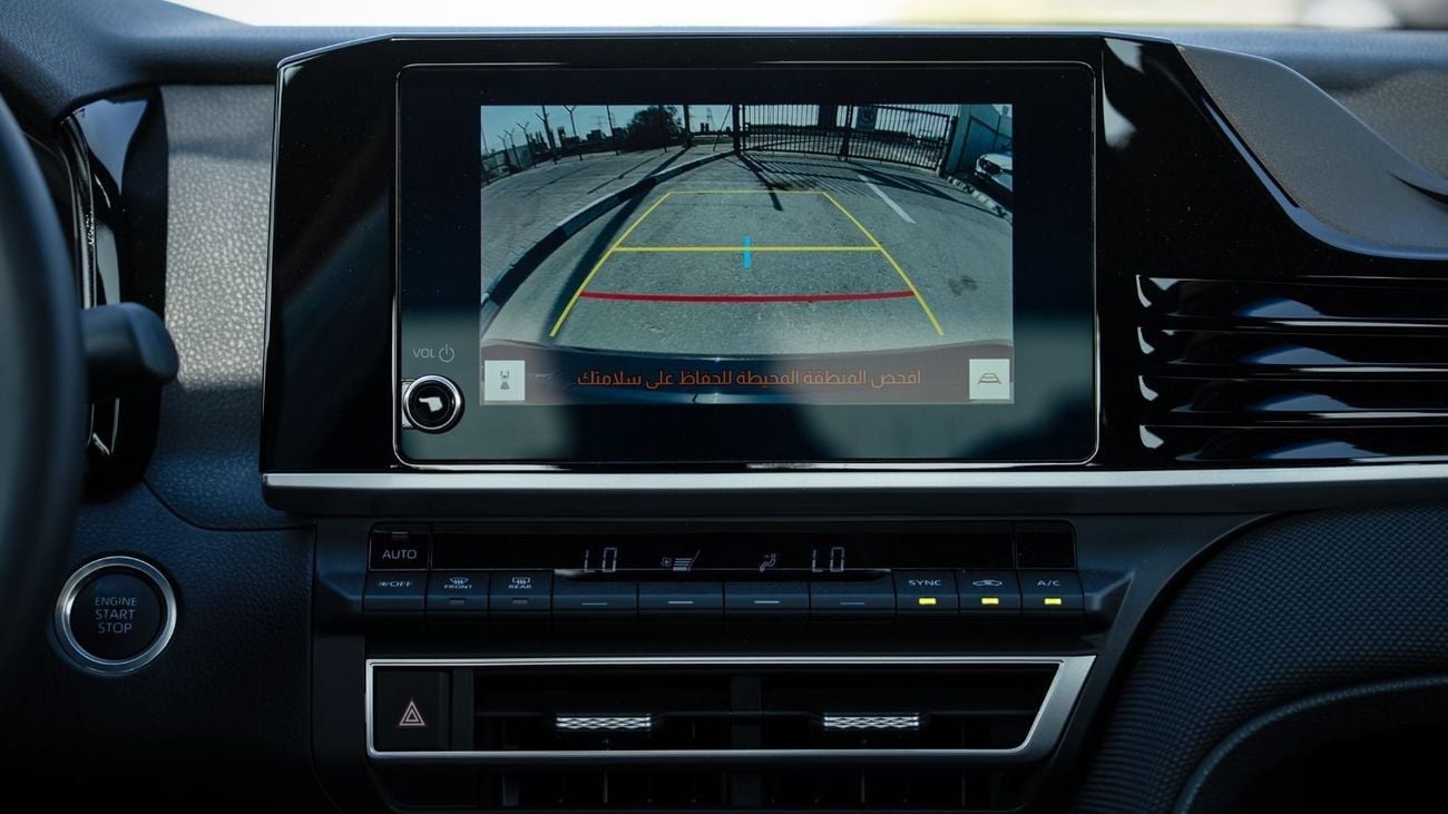 تويوتا كامري LE 2.5L - Black Inside Black