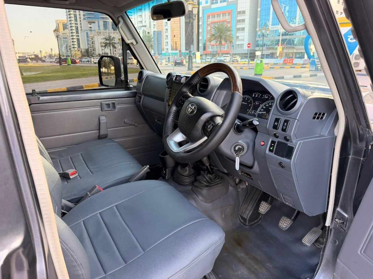 تويوتا لاند كروزر 79 Series Smart Cabin with facelift shape