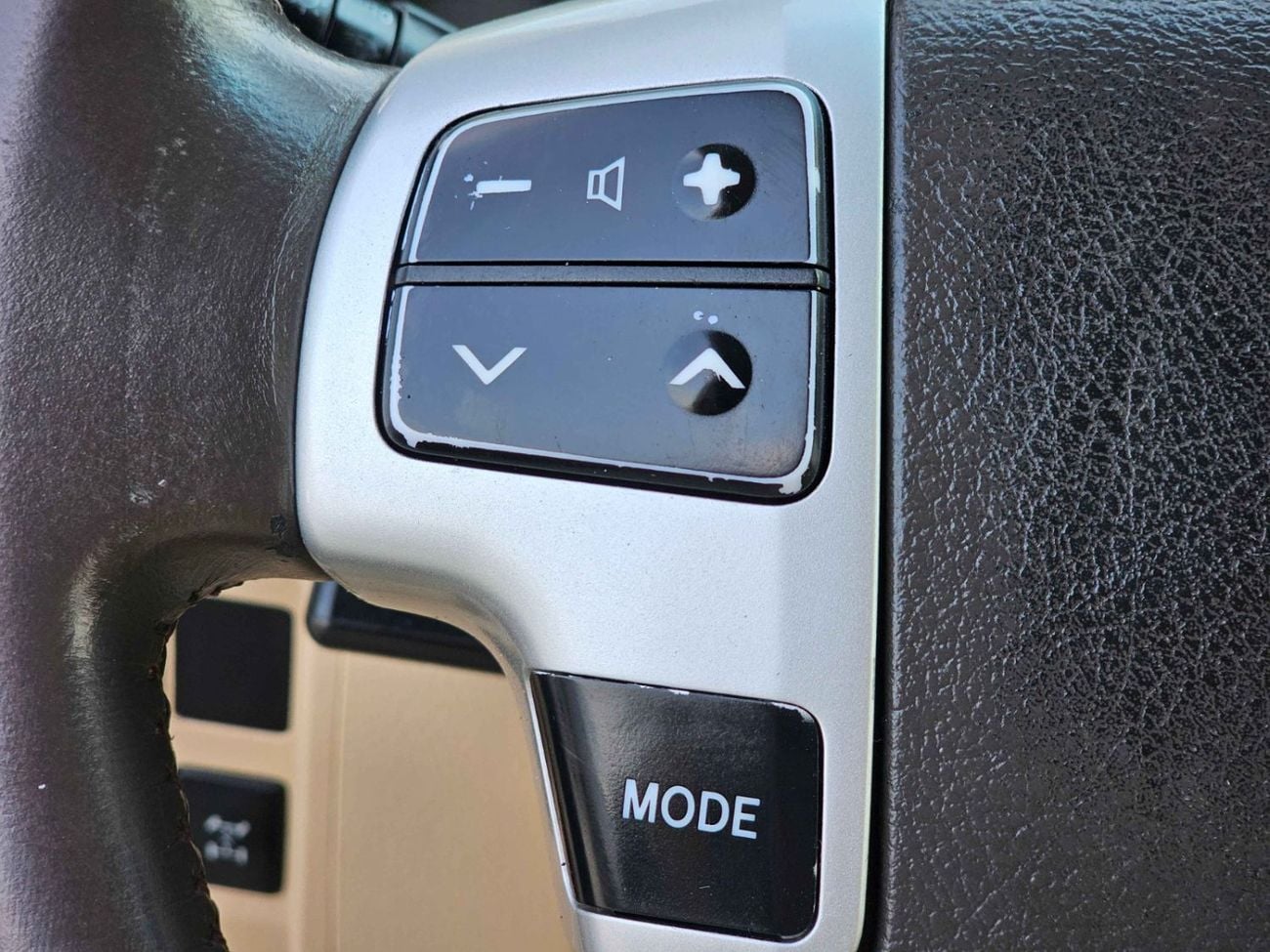 تويوتا لاند كروزر Toyota landcruise 2015 Model Modified 2024 Model V8 4.5 petrol Engine Colour Green Transmission Auto