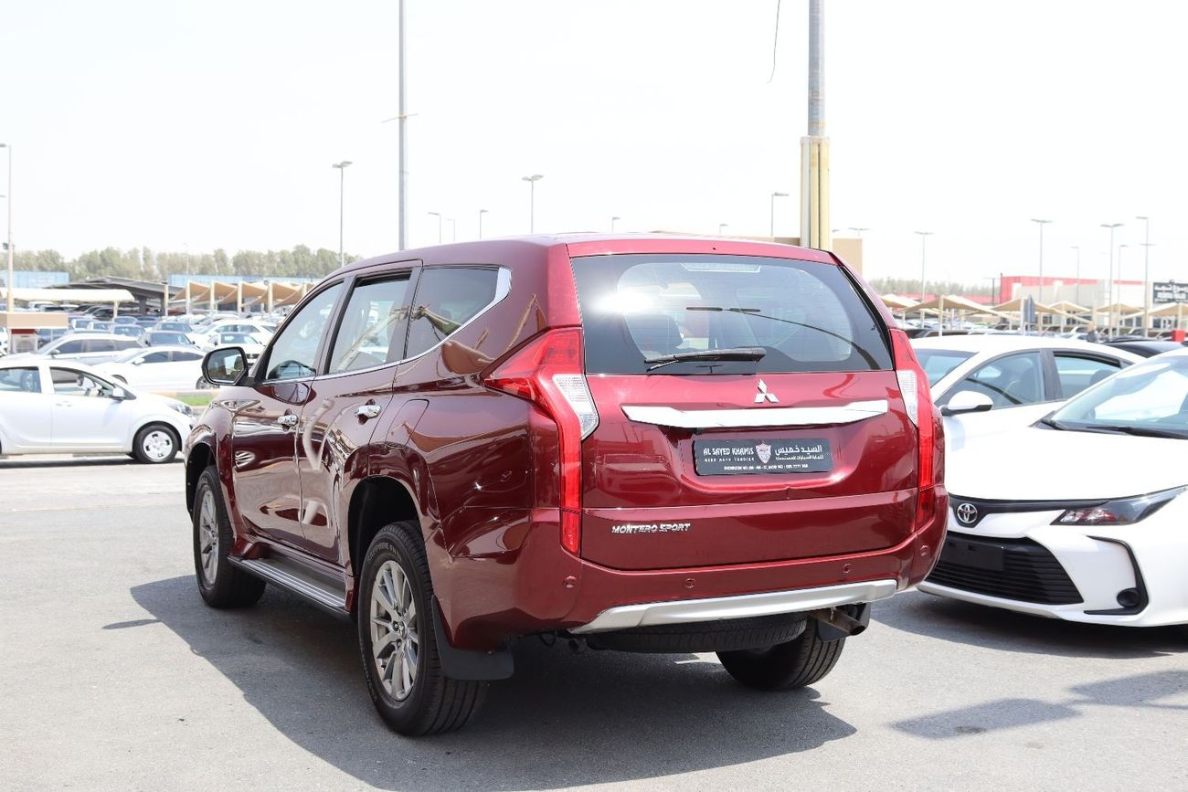 Mitsubishi Montero GLS Top ACCIDENTS FREE - GCC - ORIGINAL PAINT - PERFECT CONDITION INSIDE OUT