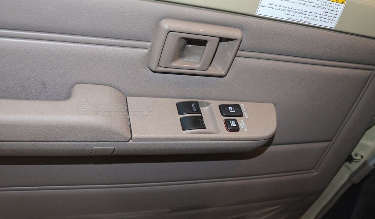 تويوتا لاند كروزر بيك آب 2025 Model Toyota Land Cruiser Pick Up LC79 SC, 4.0L Petrol 4WD 6A/T