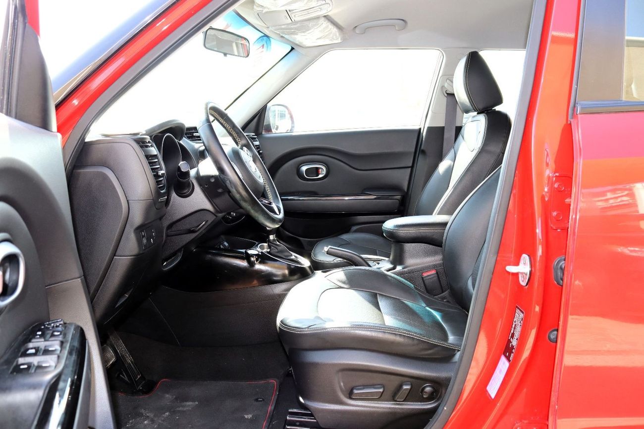 Kia Soul EX ACCIDENTS FREE - GCC - 2000 CC - FULL OPTION WITHOUT SUNROOF - PERFECT CONDITION INSIDE OUT