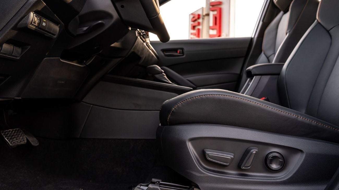 تويوتا كورولا كروس 2025 | TOYOTA COROLLA CROSS 2.0L HYBRID ELIT NEW SHAPE