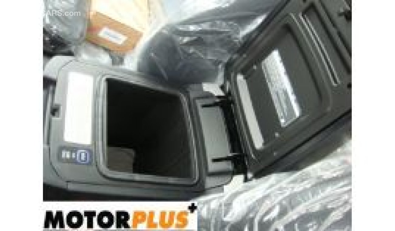 تويوتا برادو 4.0 V6 Petrol Full Option Rear Entertainment Monitor