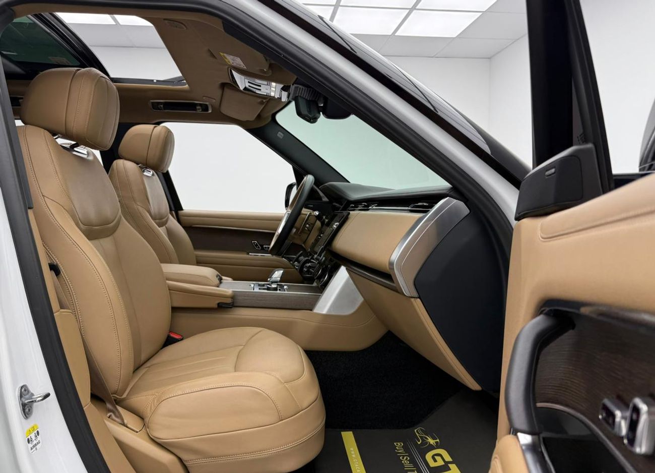 Land Rover Range Rover 2023 Range Rover HSE P530, 2028 RR Warranty + Service Pack, Full RR Service History, Low Km, GCC